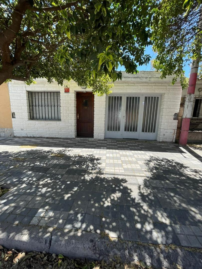 Venta Casa 2 dormitorios 70 años 111m2 1 cochera Tucuman 2500 Alta