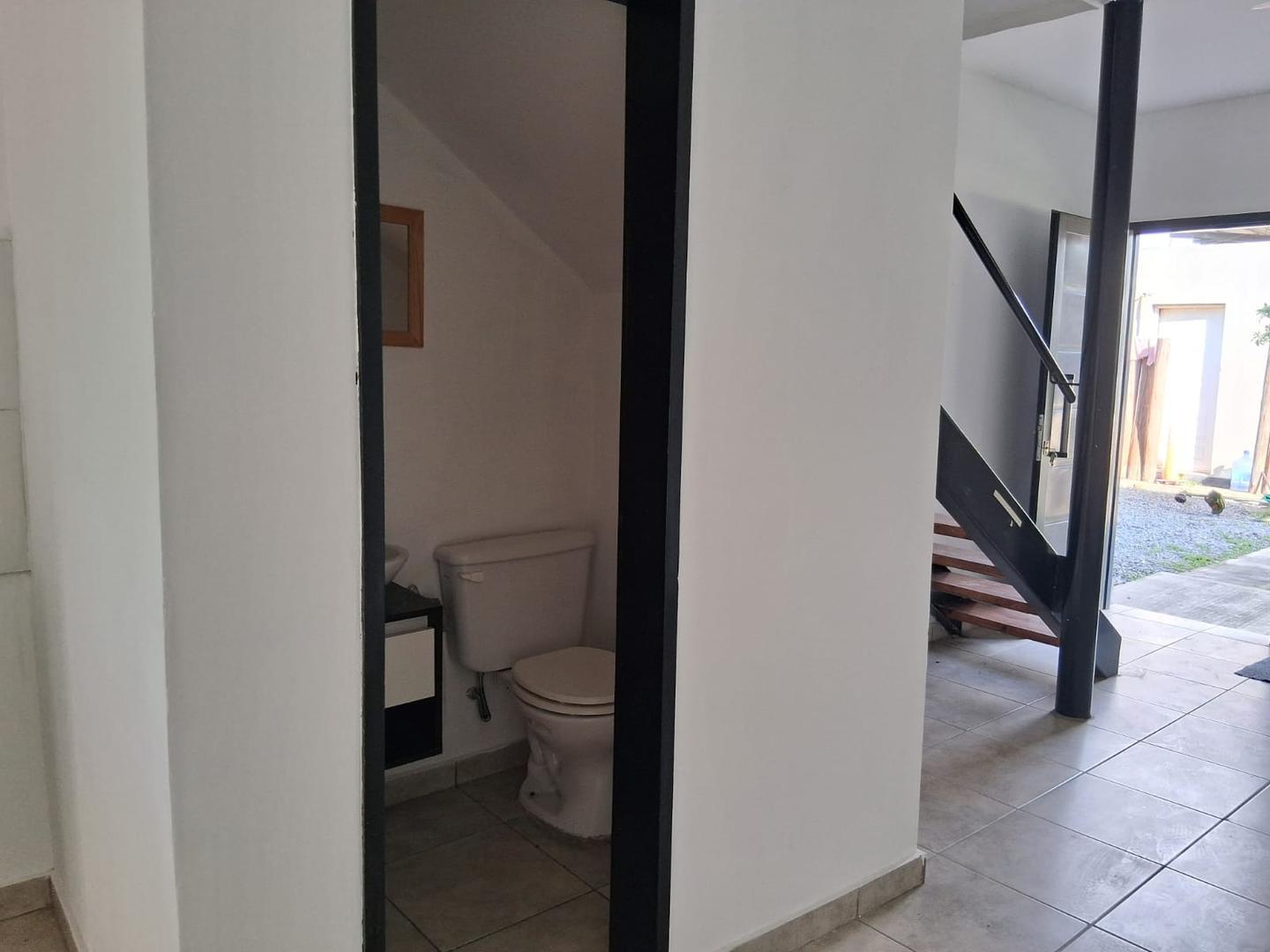 Casa 3 ambientes con 2 baños