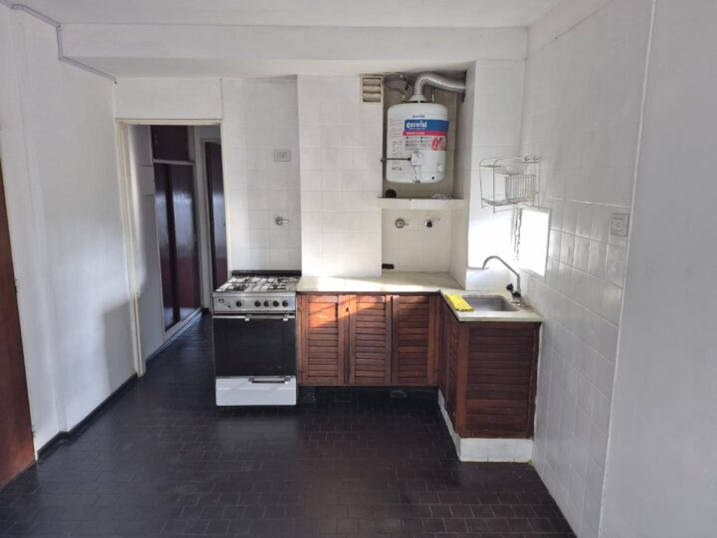 Rivadavia 2437 , Piso 5