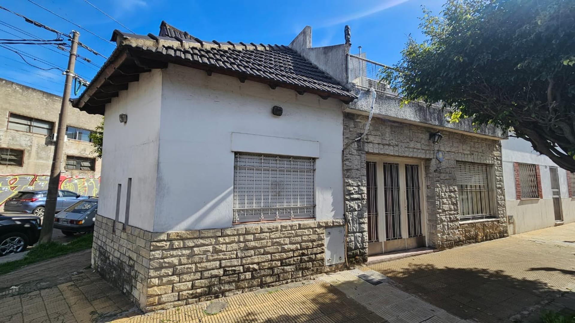 CASA DE 3 AMBIENTES EN VENTA