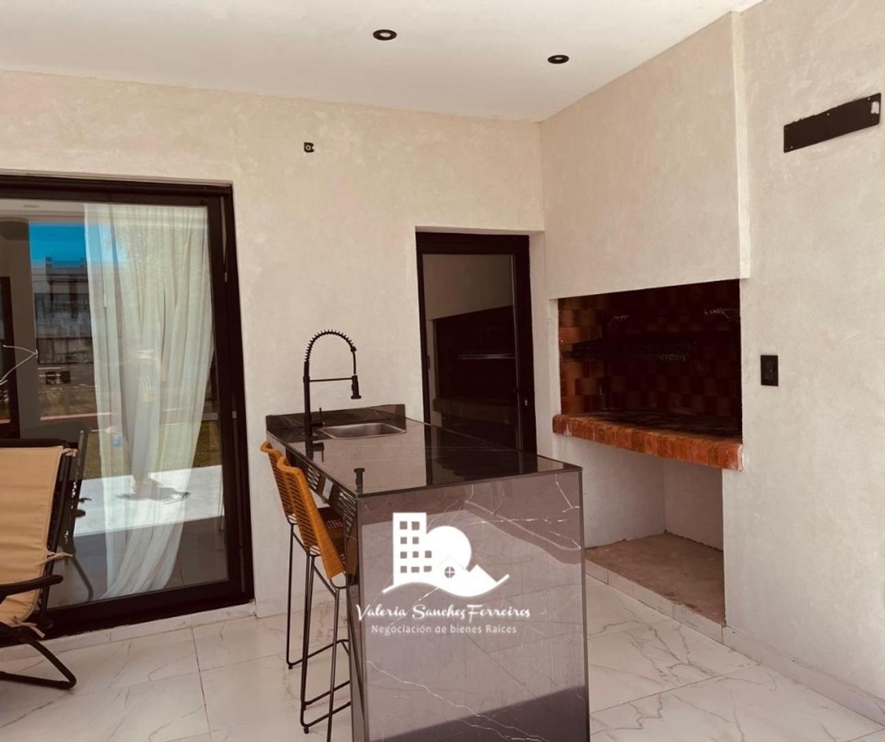 Casa, venta, barrio cerrado Greenville.