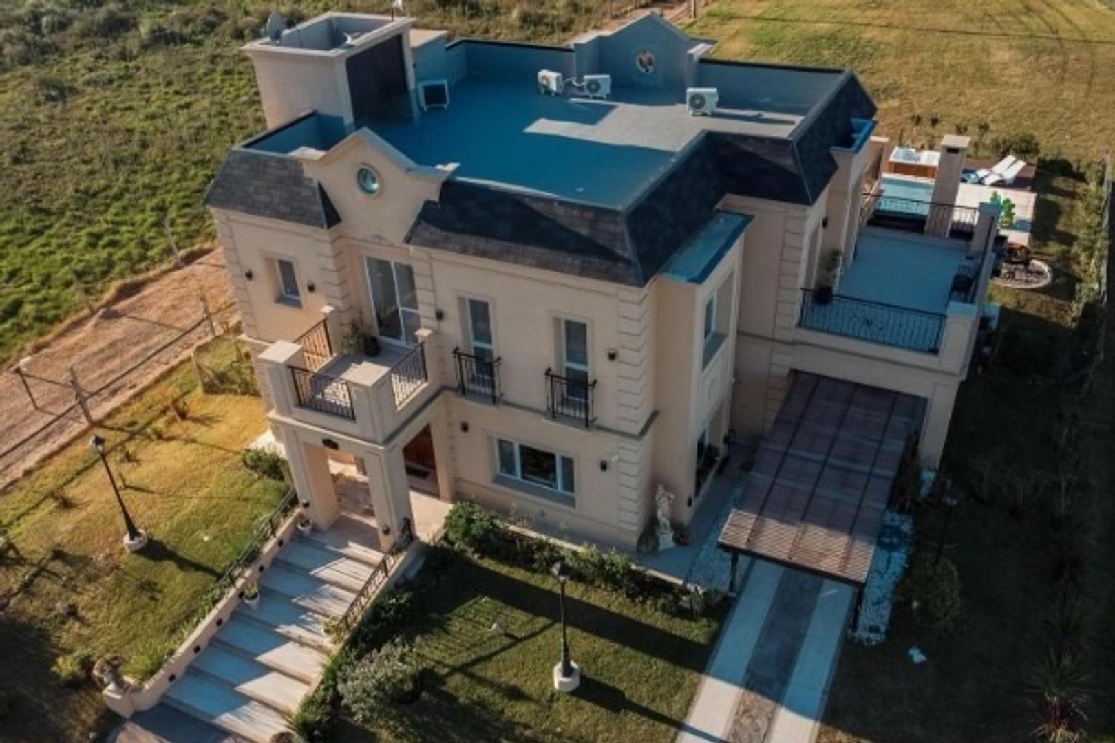 Venta casa 6 ambientes Barrio San Lucas/ Permuta