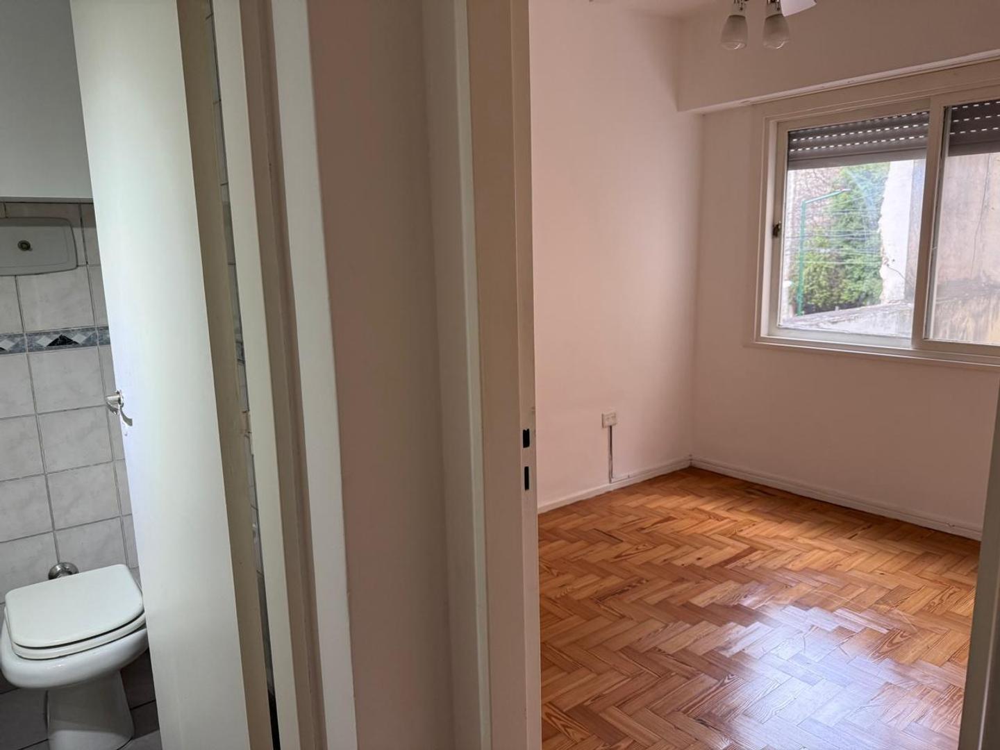 Departamento en Alquiler en San Isidro Vias / Rolon, $ 750.000