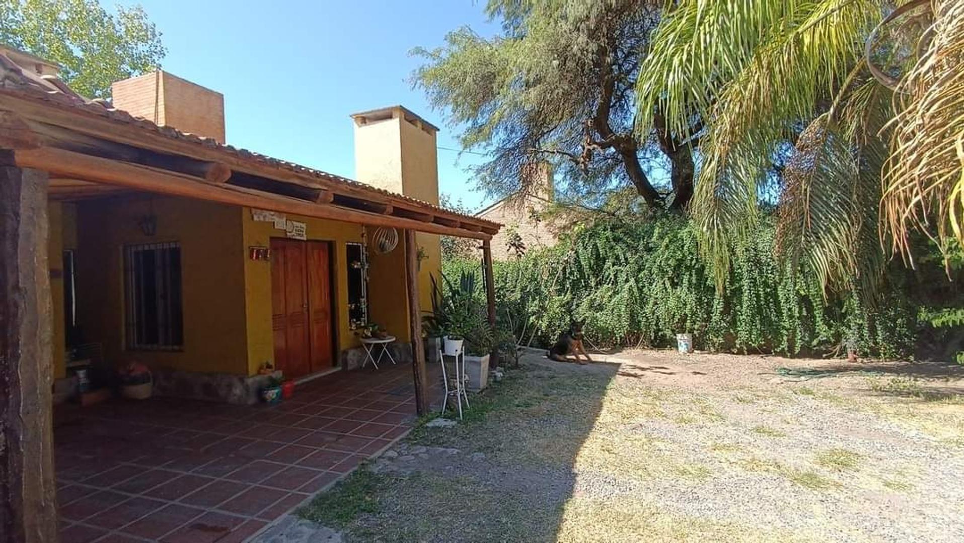 VENDO CASA EN UNQUILLO, 4 HABITACIONES, PILETA, OPORTUNIDAD!