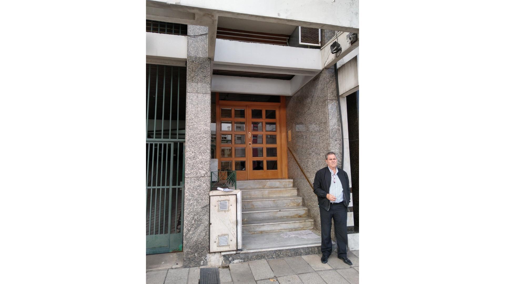 RETASADO 3 AMBTES. CON DEPCIAS SOBRE AVDA. MITRE