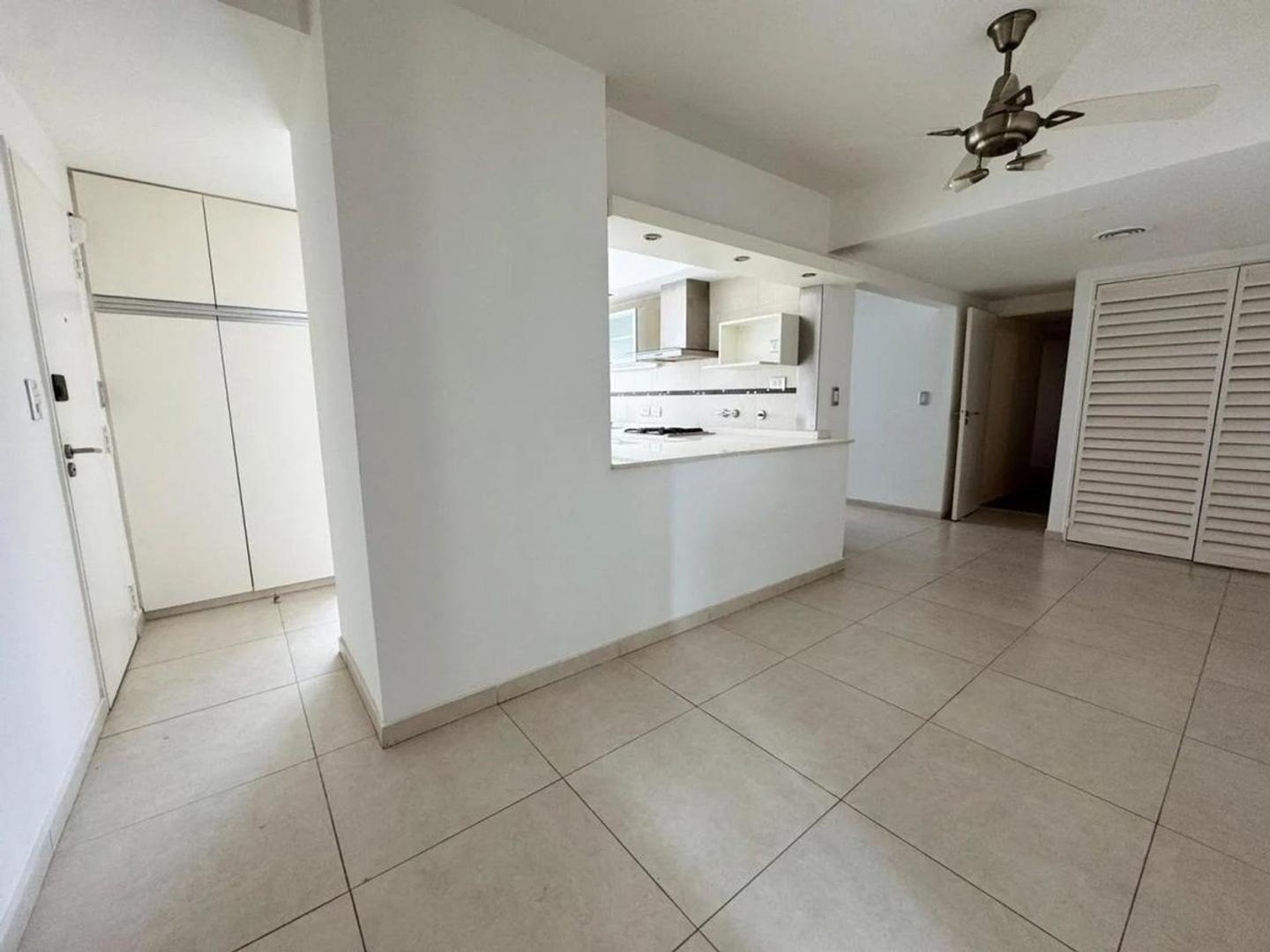 Amplio Departamento 3 Dormitorios con Balcón