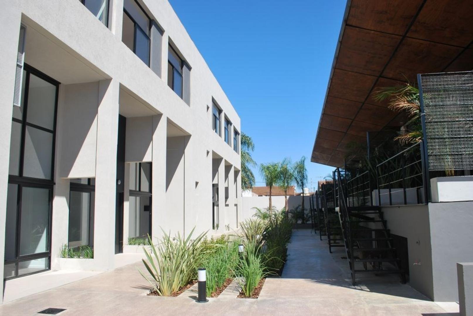 Departamento Triplex  en Alquiler en Villa Adelina, San Isidro, G.B.A. Zona Norte