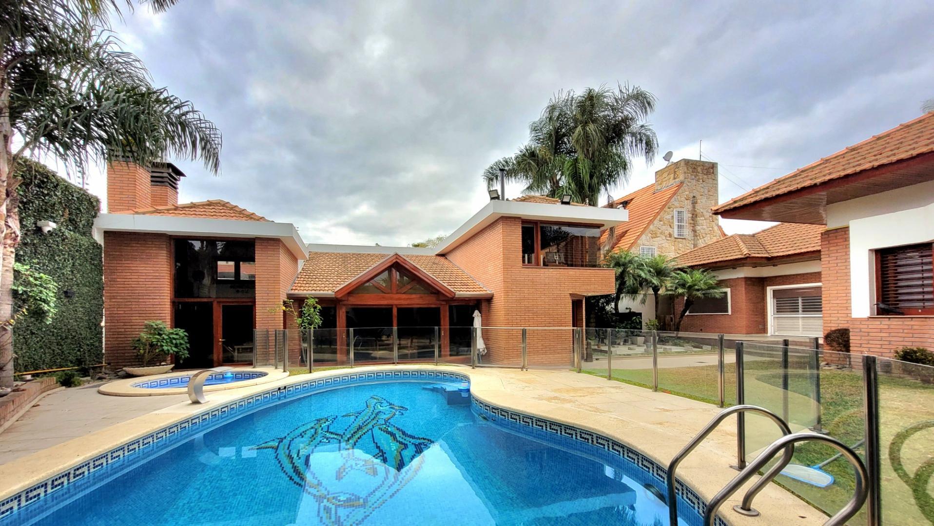 Venta casa en Ramos Mejía: Lujo, Confort y seguridad