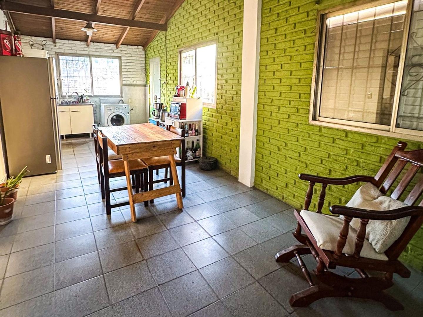 Casa 4 ambientes con 1 baño