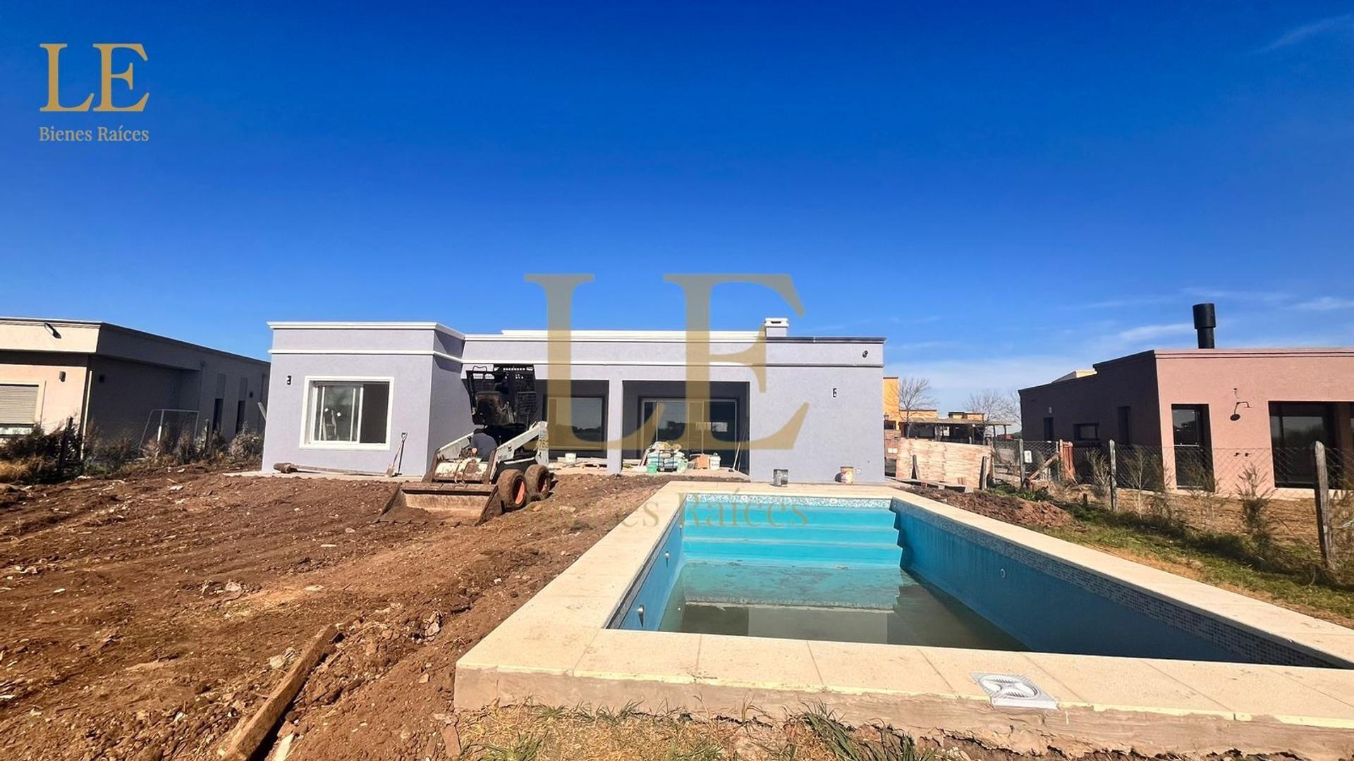 Casa 4 ambientes con 3 baños