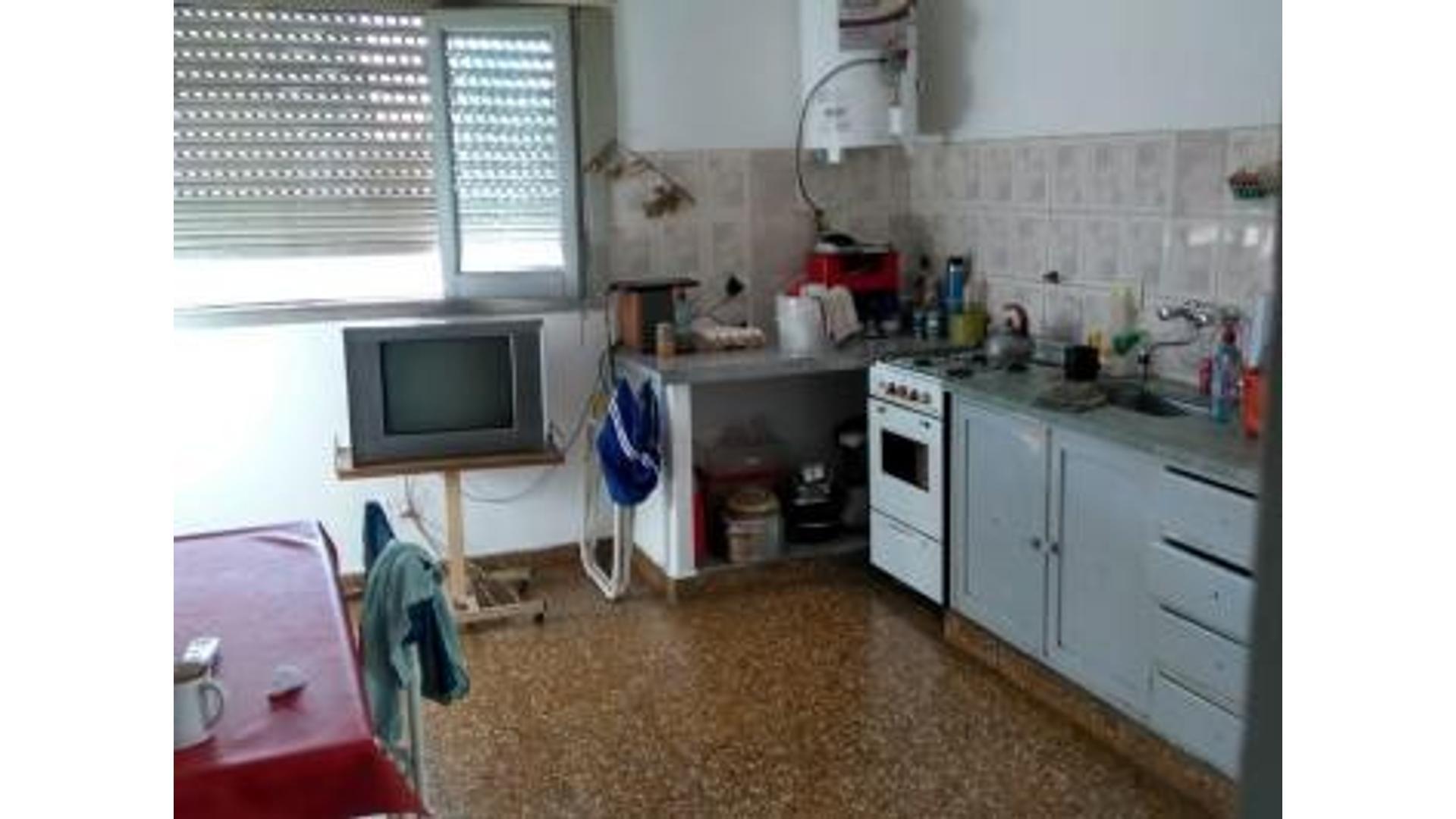 PH DE 3 AMB. AL FRENTE C/BALCÓN Y LAVADERO (BELEN 600-LOMAS