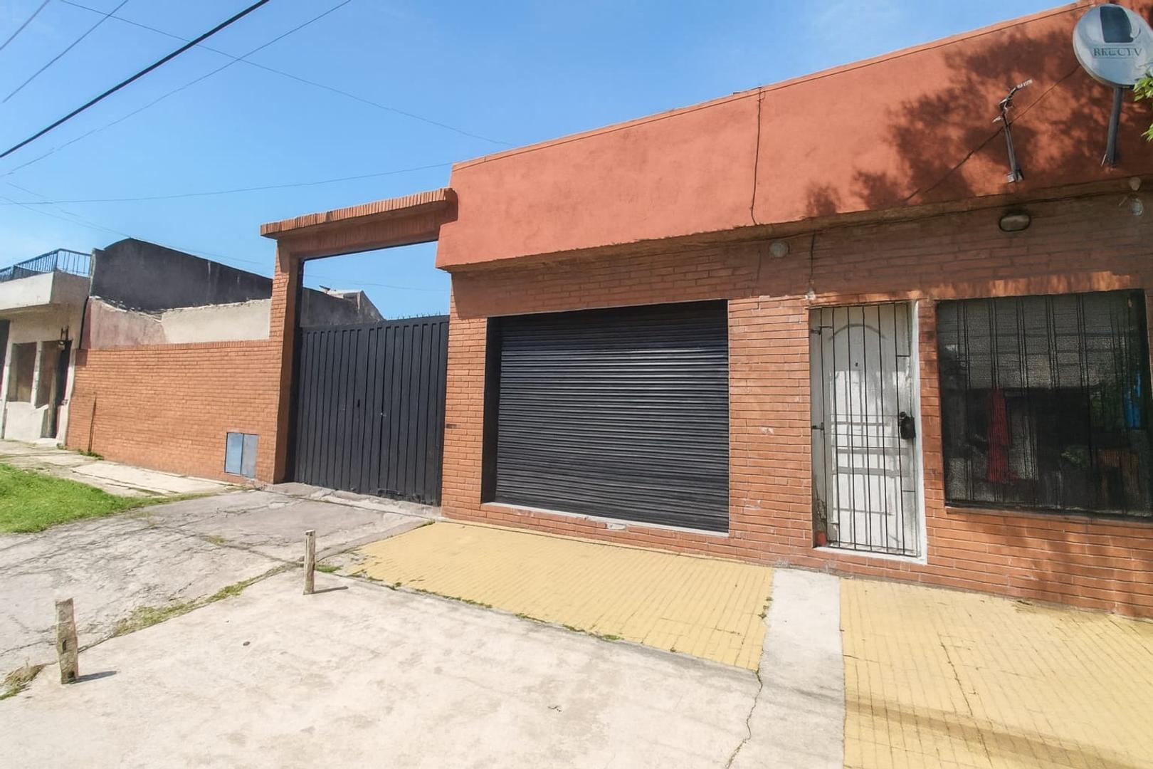 Esteban Echeverría 1600