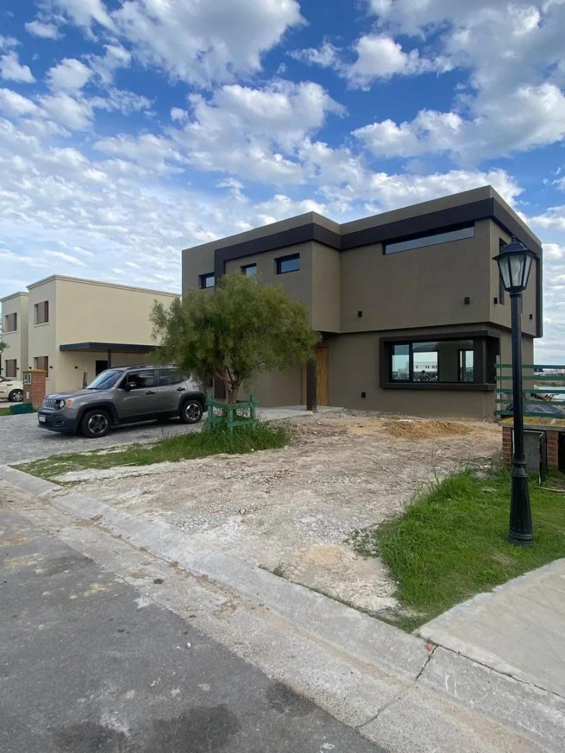 Boote & Luis Tagle S/n