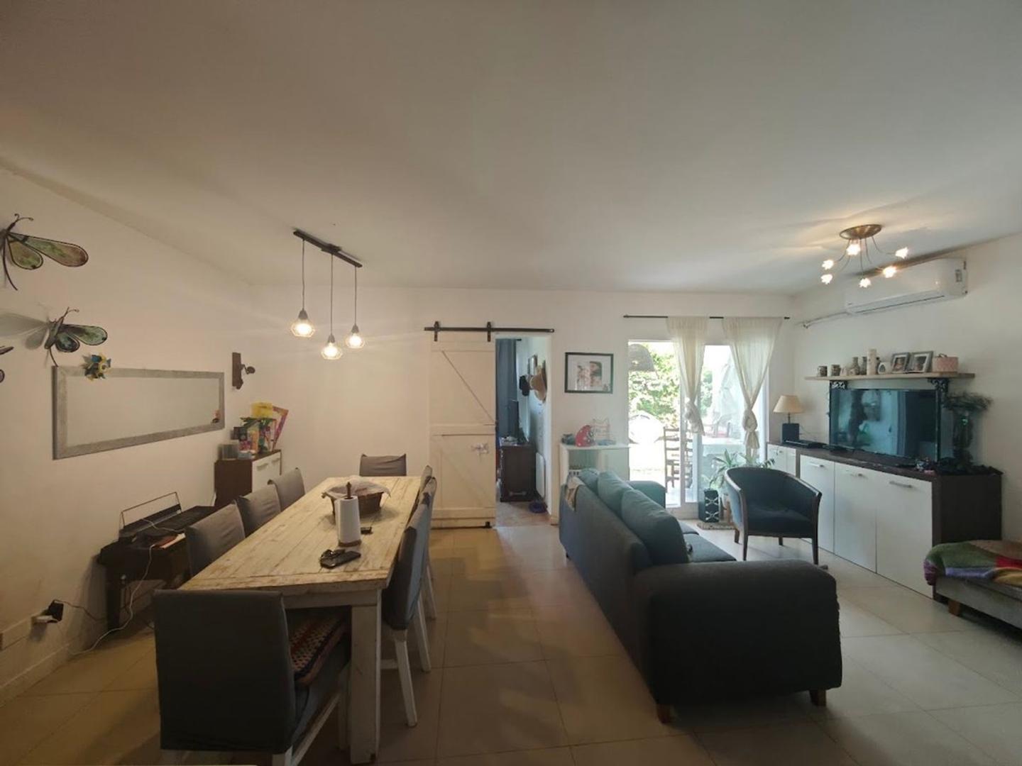 Departamento 4 ambientes con 2 baños