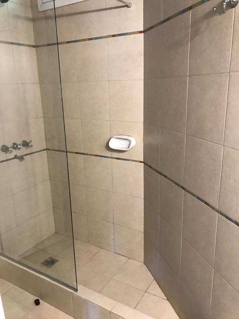 Casa 6 ambientes con 3 baños