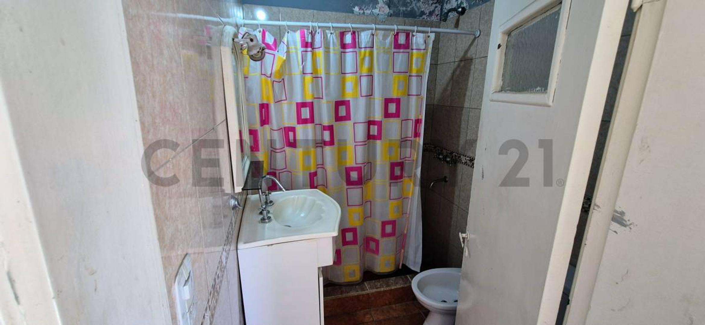 Casa 3 ambientes con 2 baños