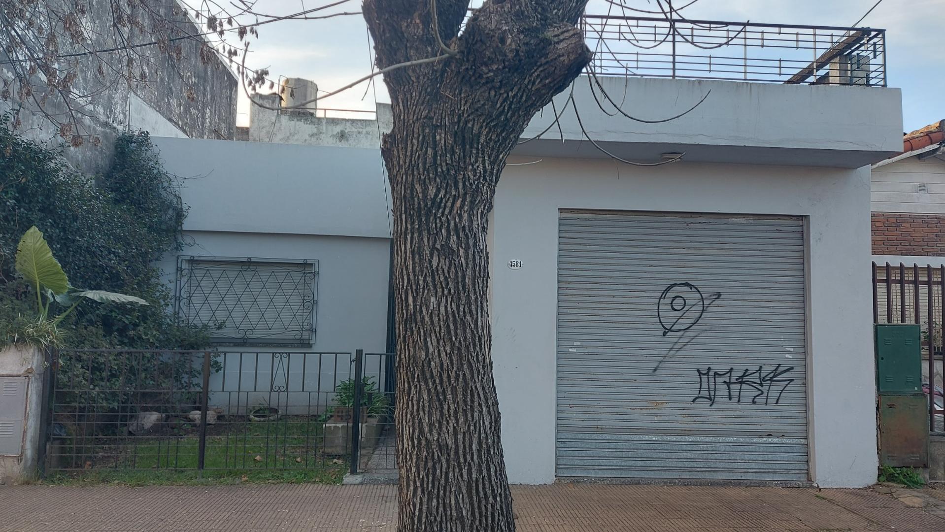 Casa 3 ambientes con 2 baños