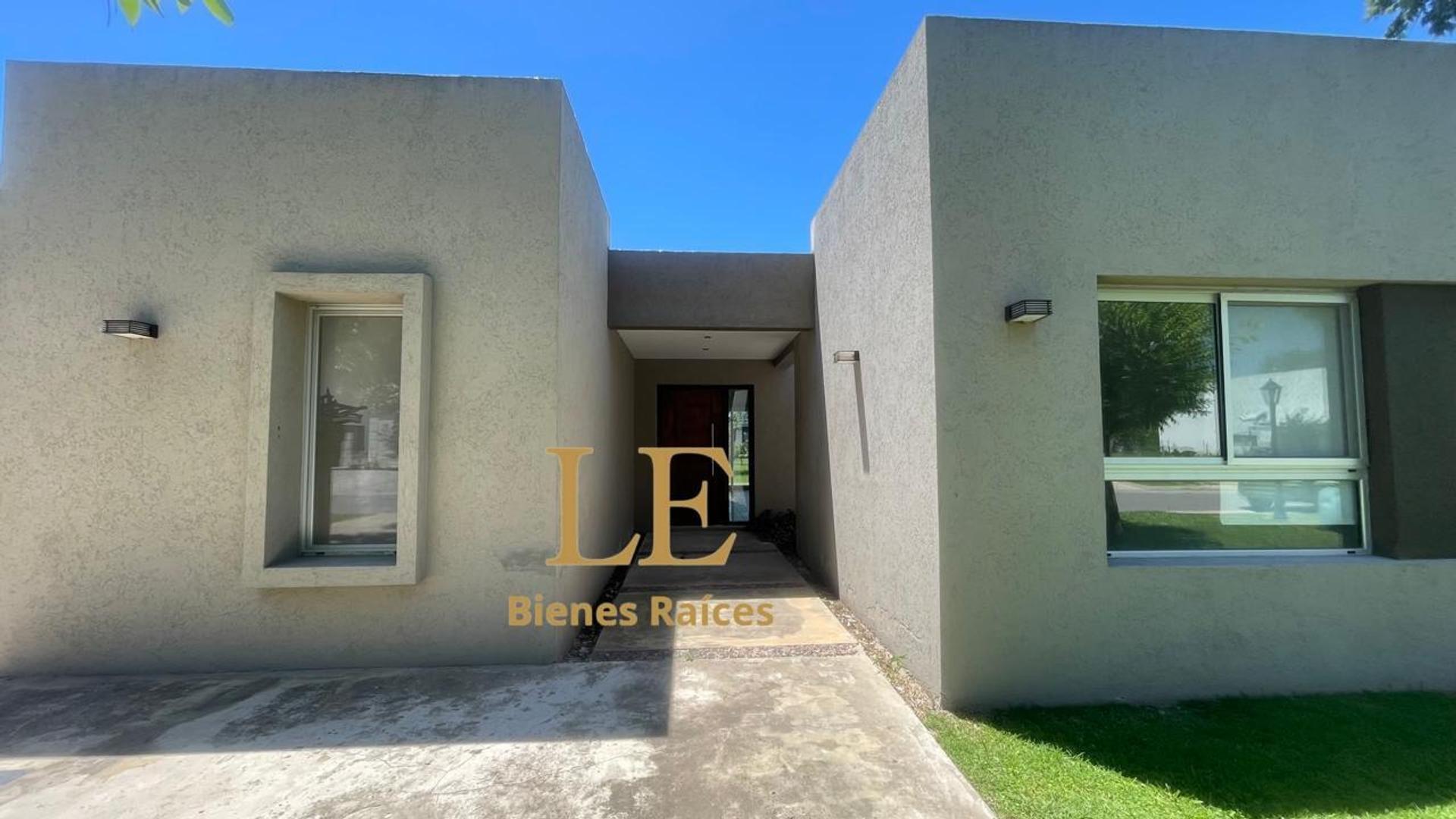 Casa en Alquiler de 3 dormitorios