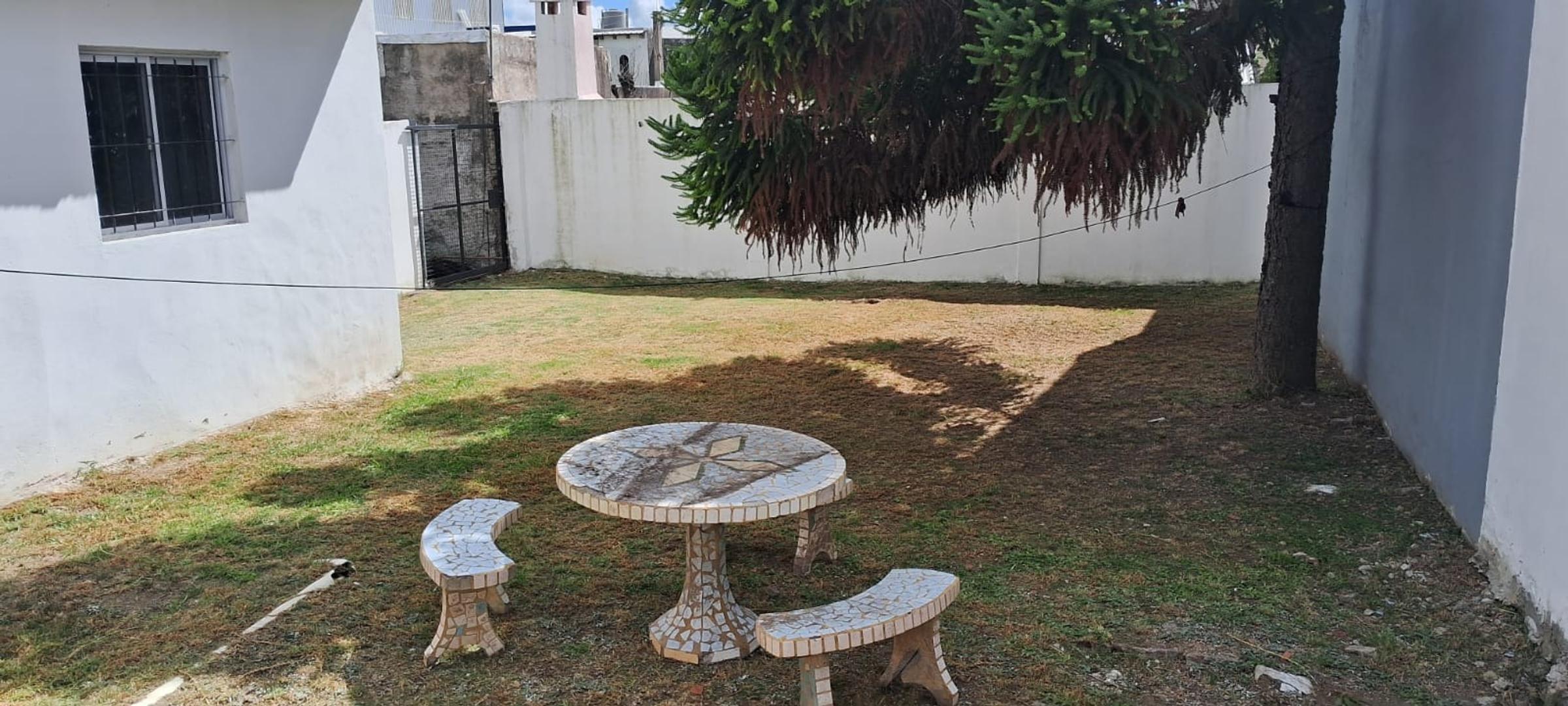 Depto Tipo Casa en Alquiler de 1 dormitorio