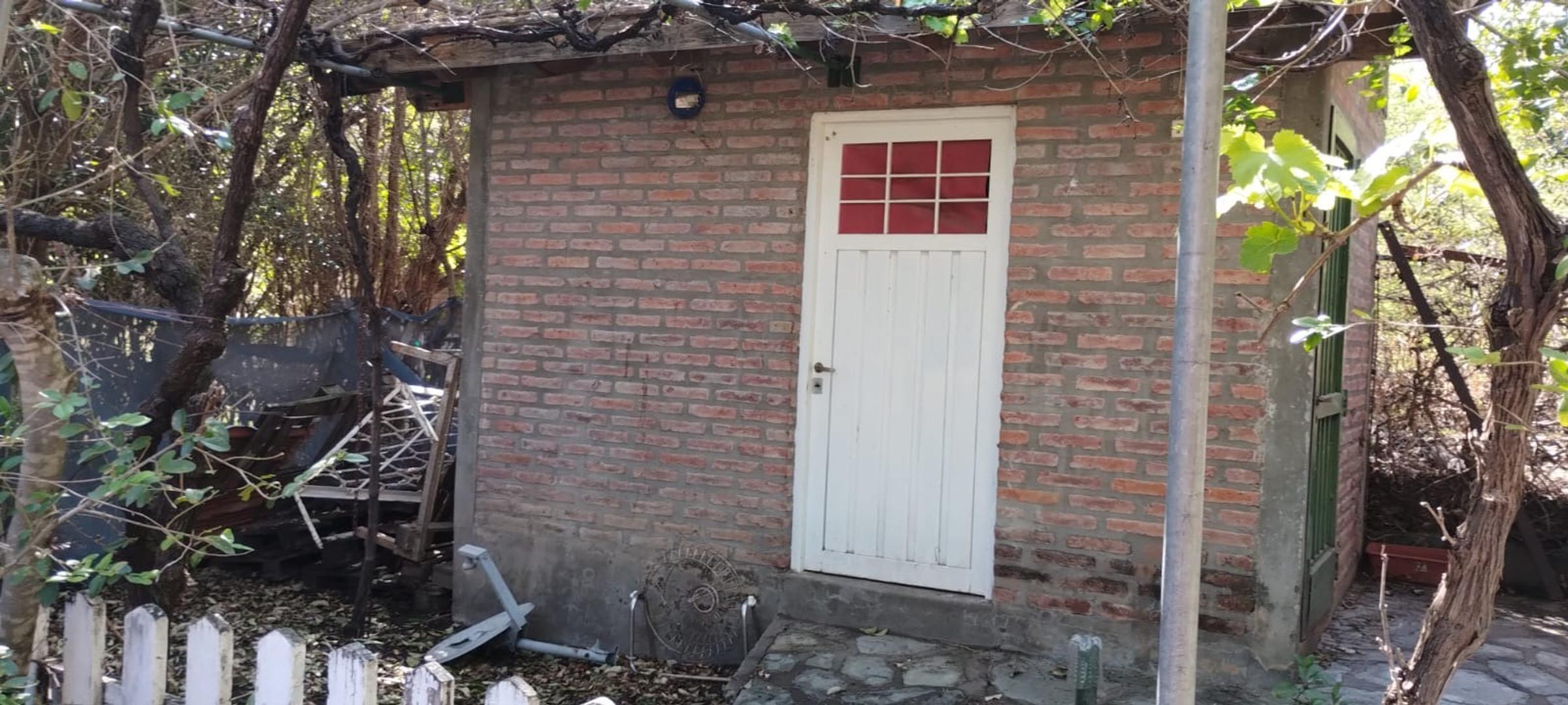 Casa 2 ambientes con 1 baño