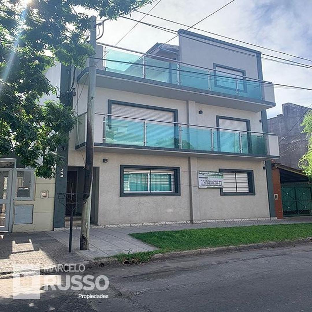 EXCELENTE DEPTO. 2 AMBIENTES TIPO DÚPLEX c/ TERRAZA