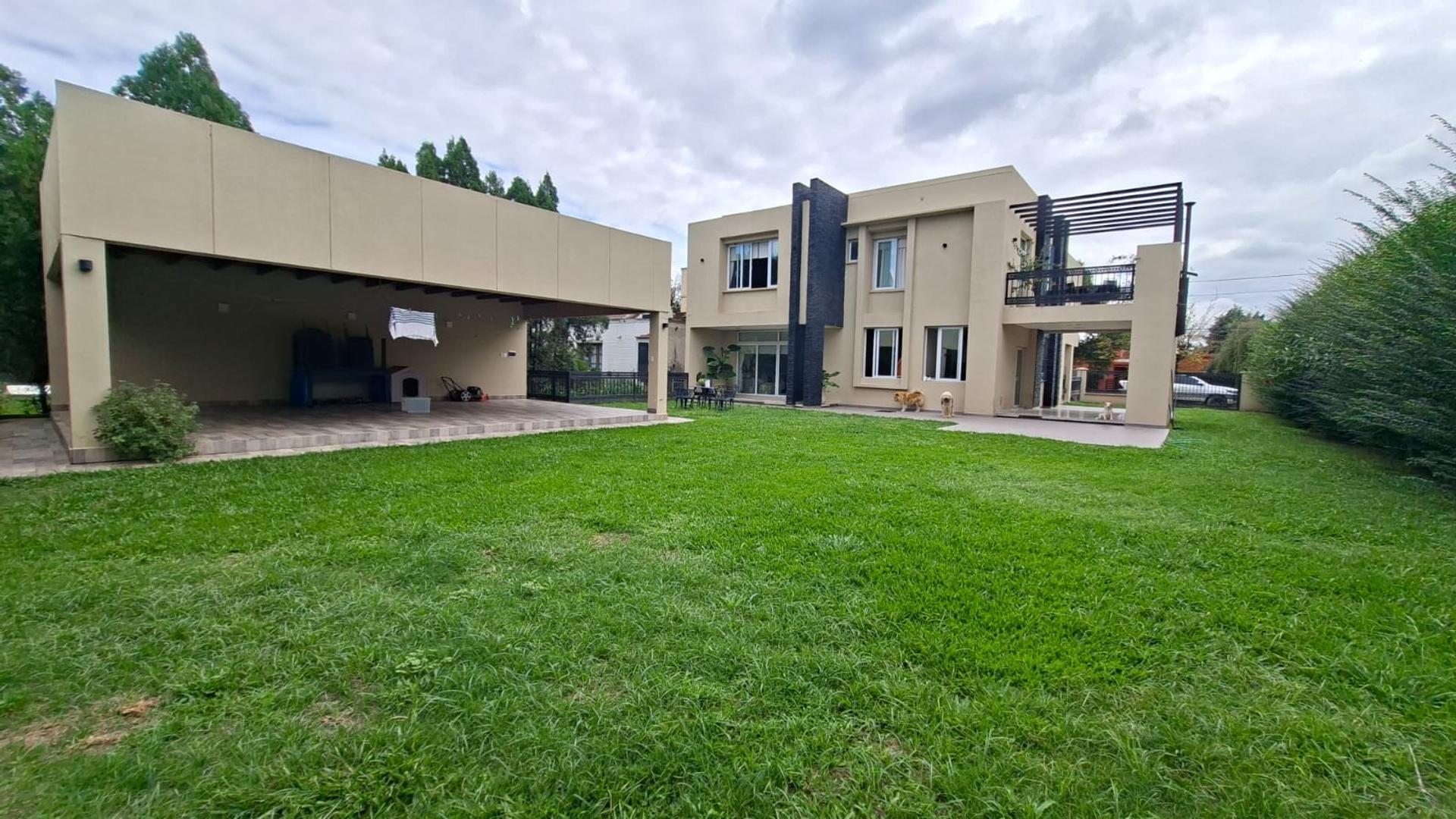 Casa en Alquiler de 4 dormitorios