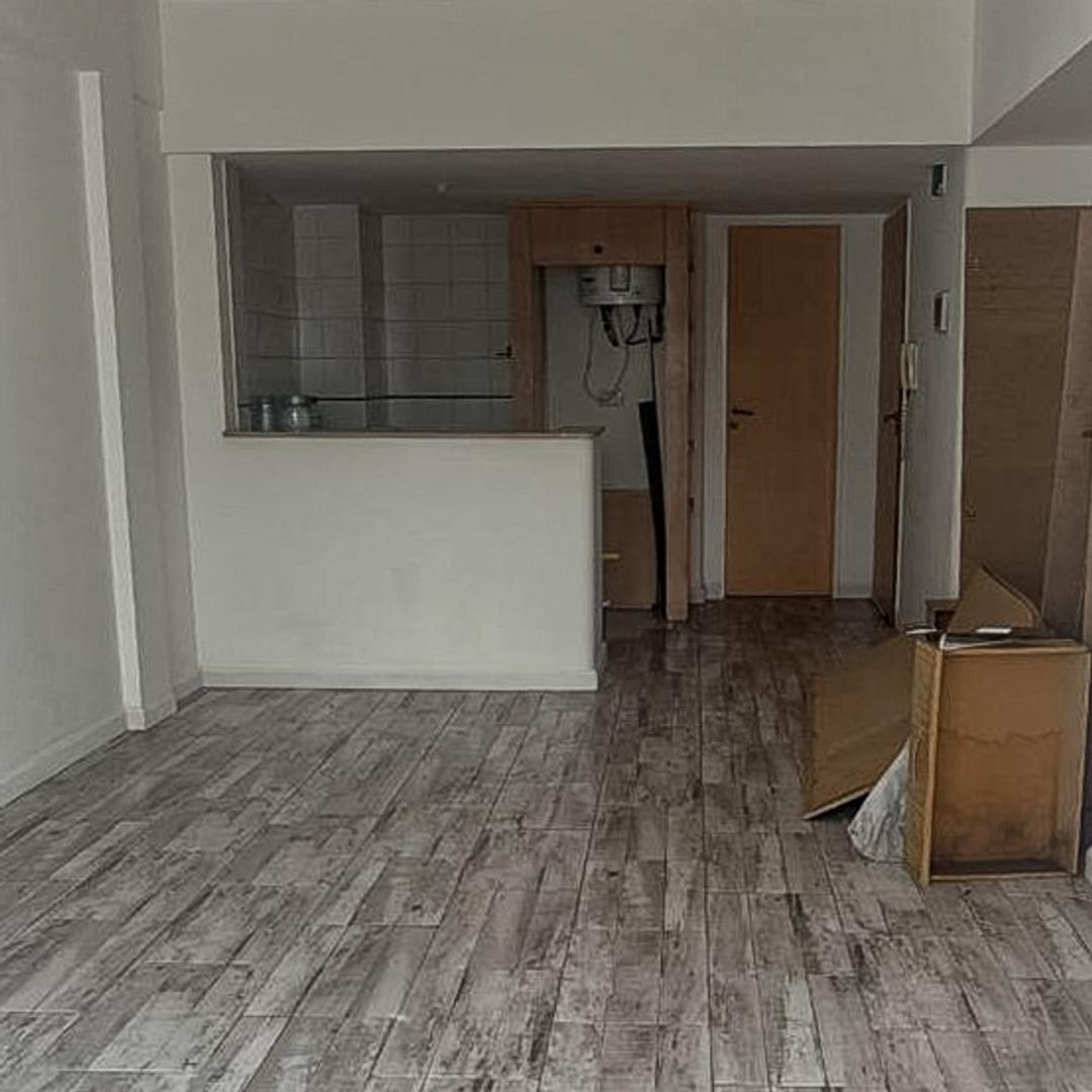 1 amb edificio con piscina y parrilla de uso común.