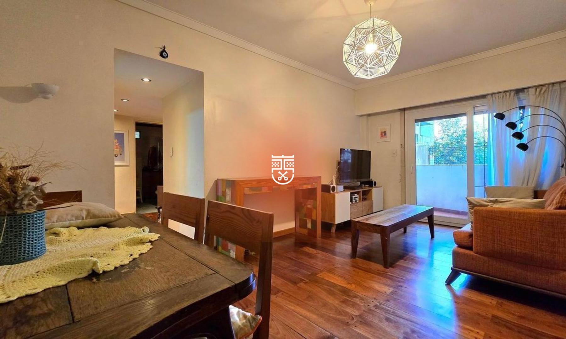 Excelente departamento de 4 ambientes con patio