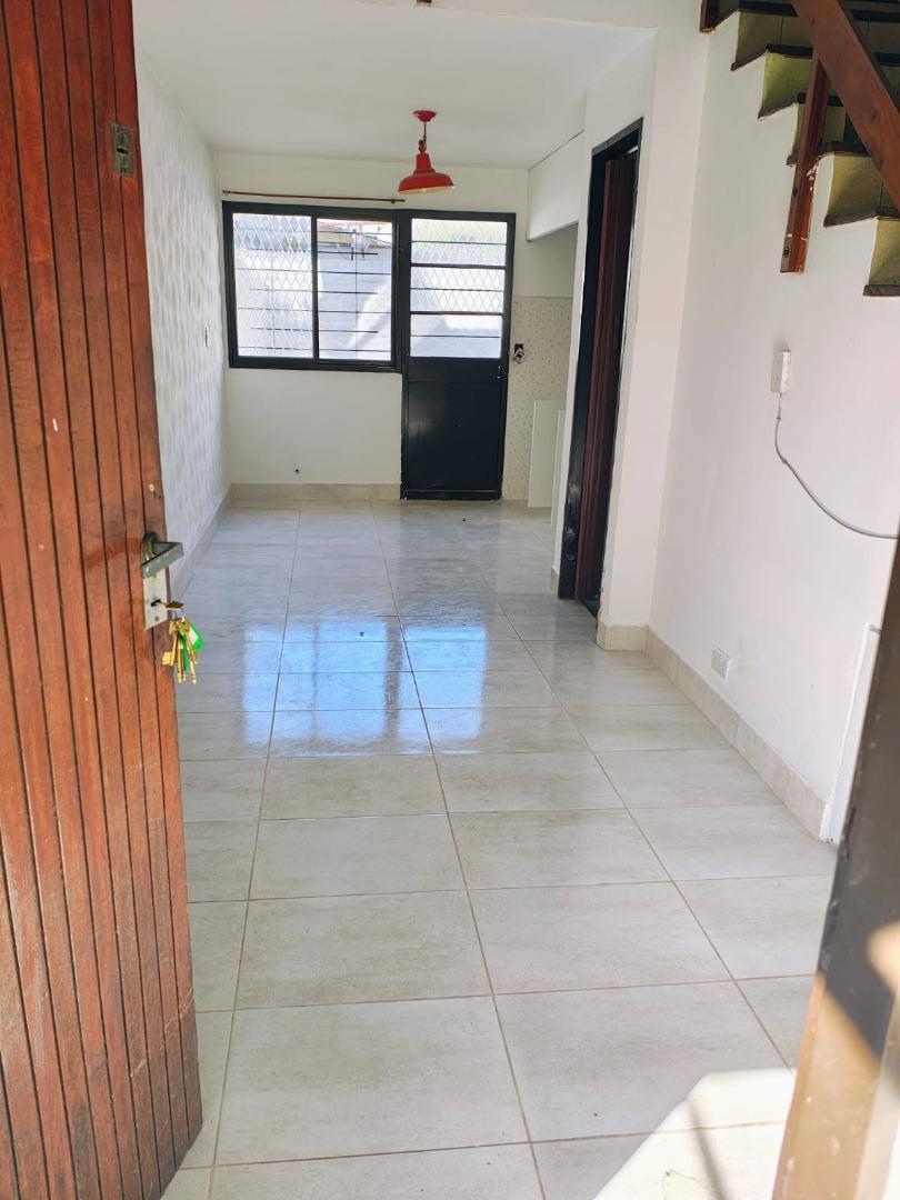 Depto Tipo Casa en Alquiler de 2 ambientes