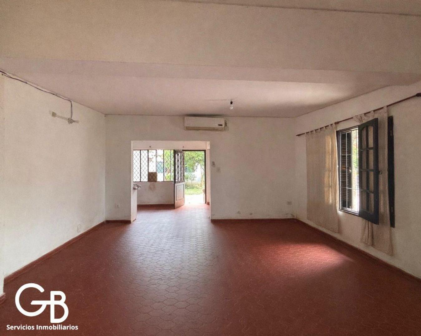 Casa 6 ambientes con 2 baños