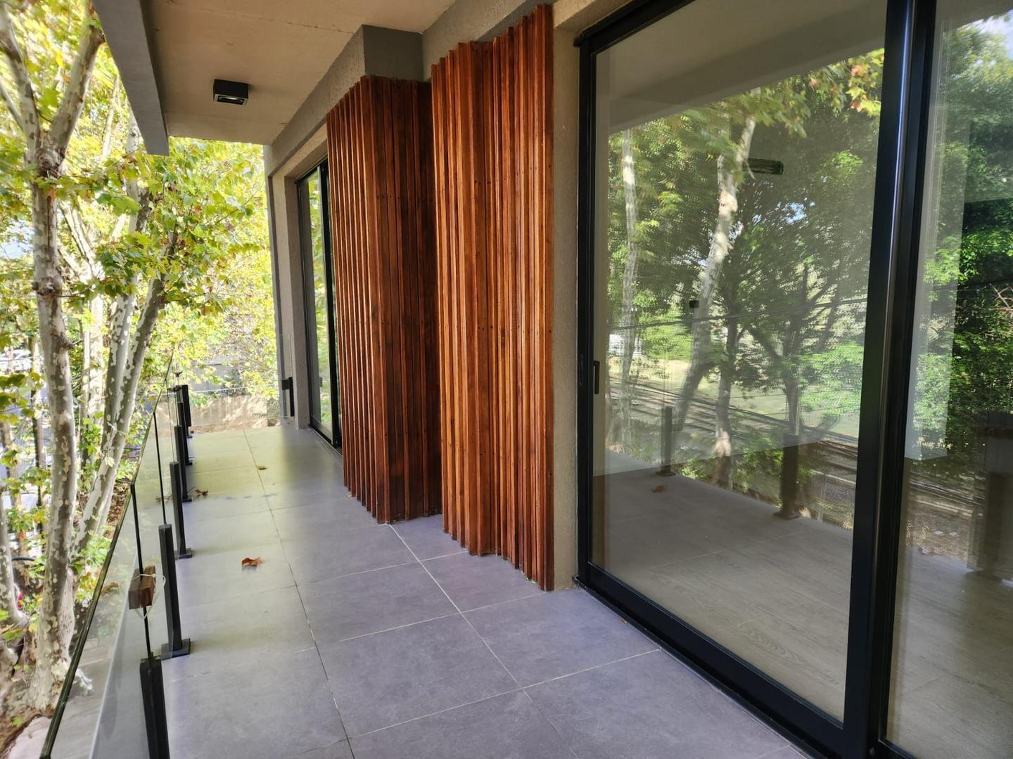 Departamento venta 2 ambientes en Victoria con  cochera.