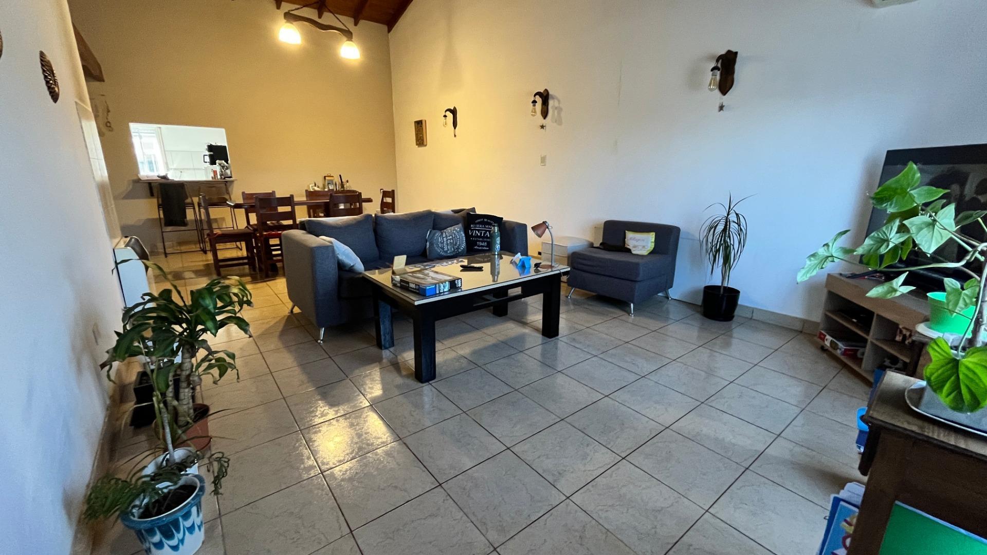 Escobar - Juan Mermoz Norte 1196