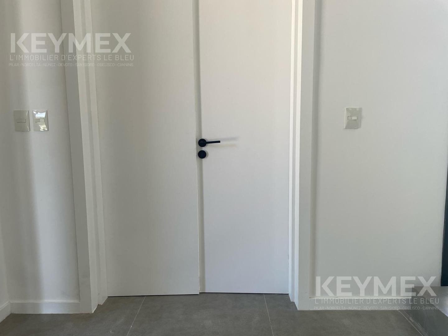 Casa 6 ambientes con 5 baños