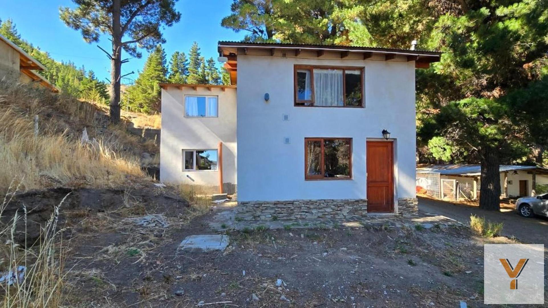 Casa en venta - 3 Dormitorios 2 Baños - Esquel
