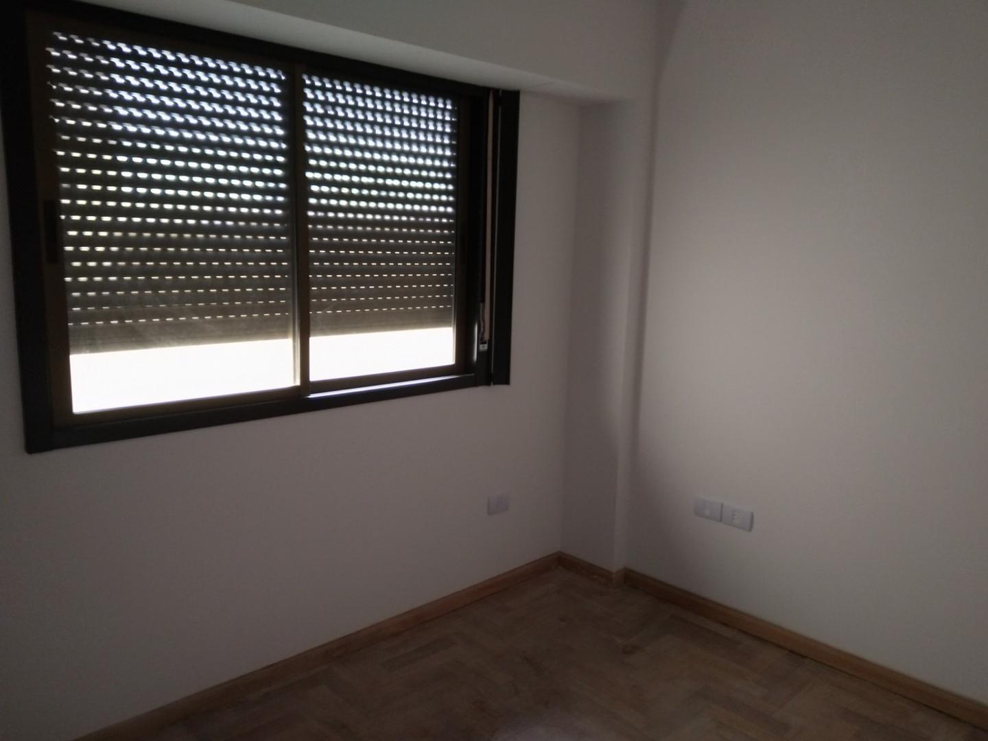 Av. Mitre 1658 , Piso 13