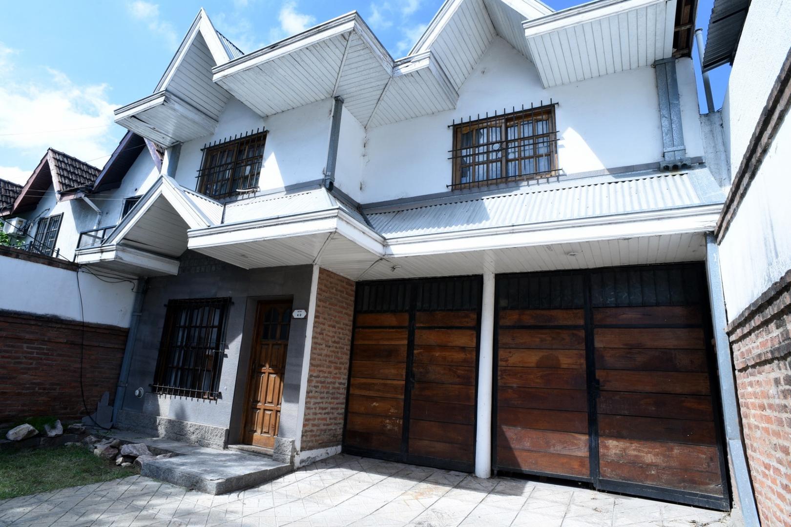 Venta casa 5 ambientes en Merlo centro