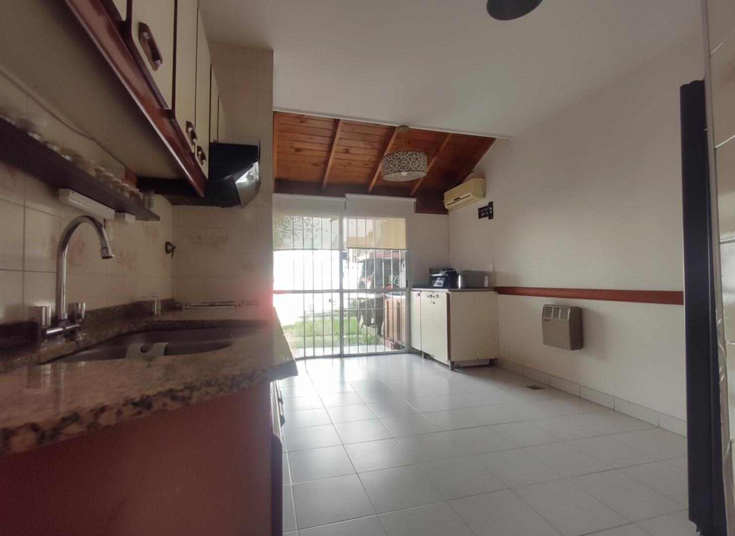 Depto Tipo Casa en Alquiler de 2 dormitorios