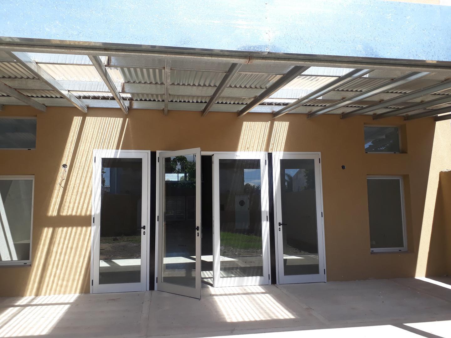 Galpon en Venta en Garin, USD 440.000