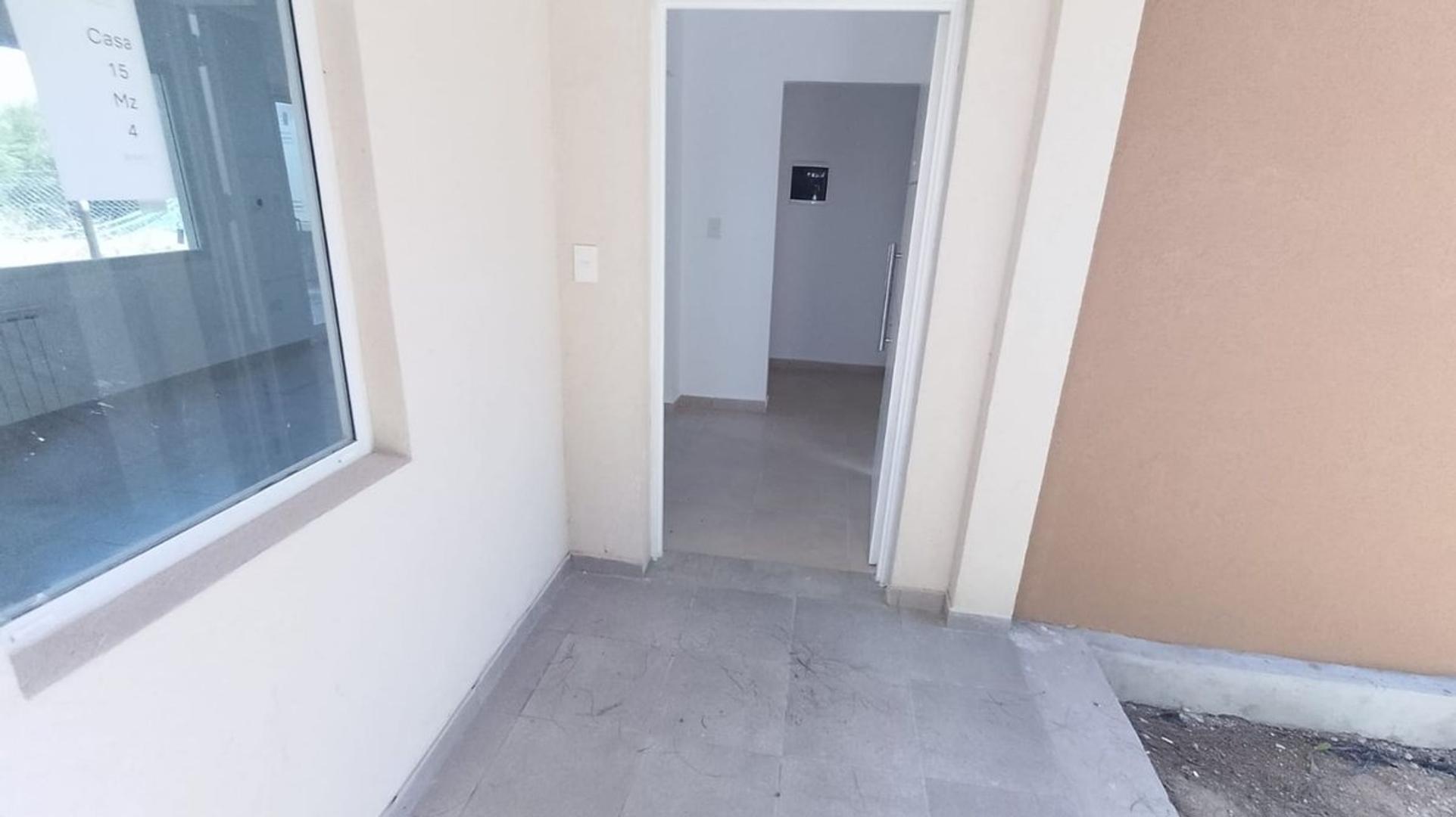 Casa 4 ambientes con 1 baño