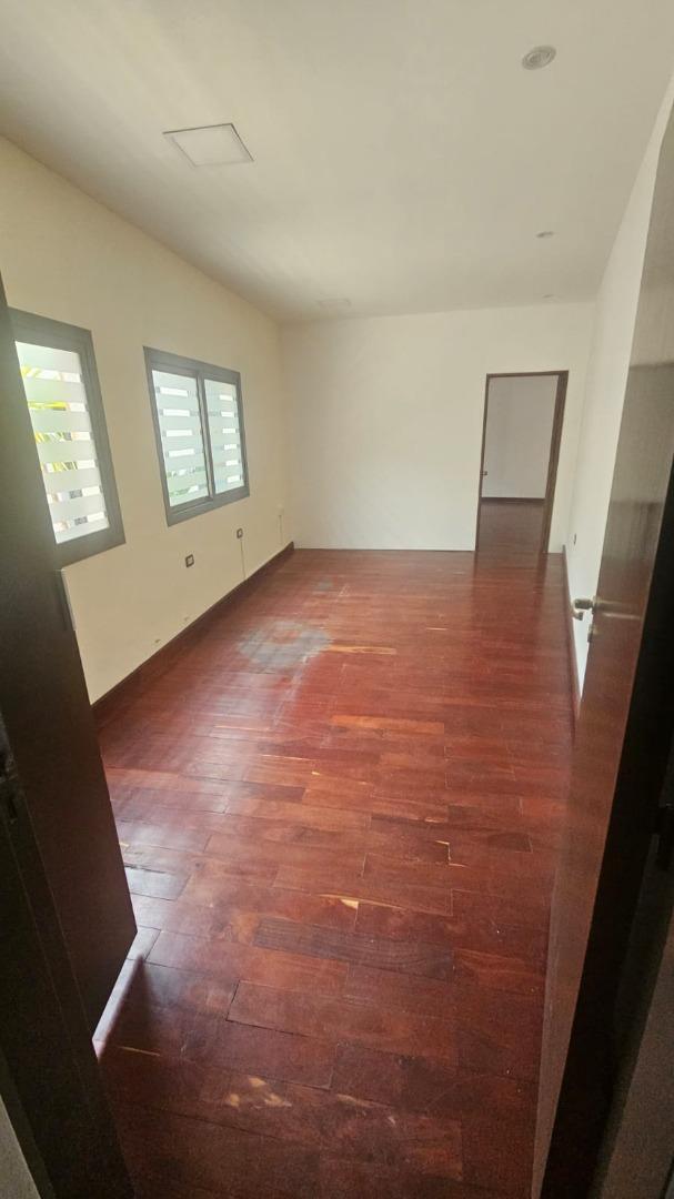 OFICINA 60mts2 EXCELENTE UBICACIÓN B° JARDIN