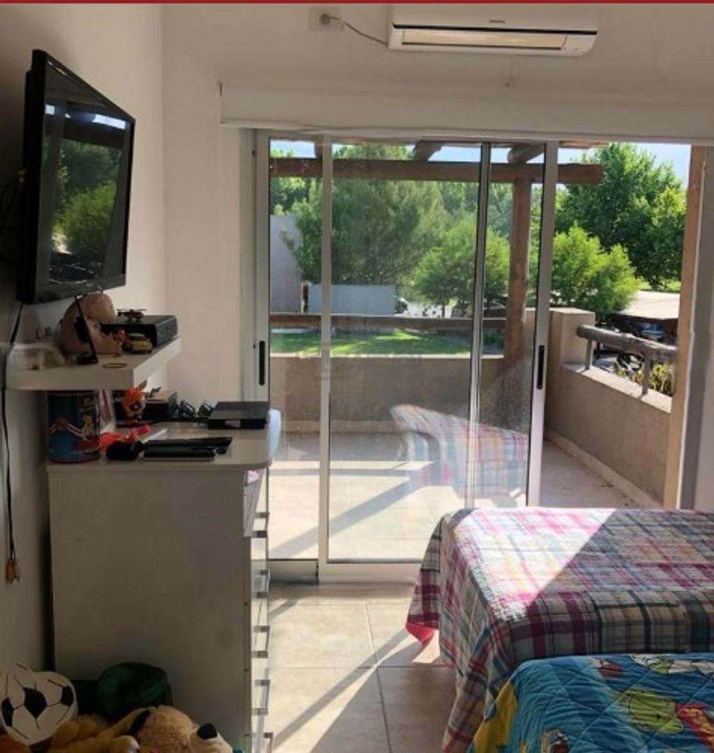 Depto Tipo Casa en Venta con 1 cocheras