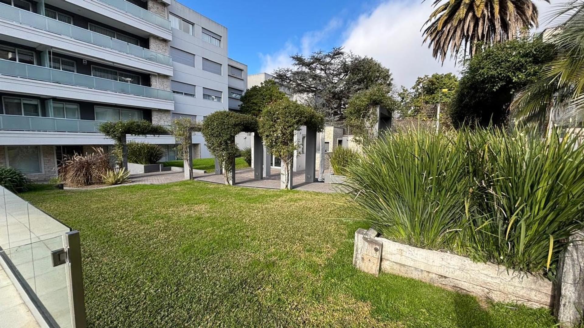 Departamento en Venta con 2 cocheras