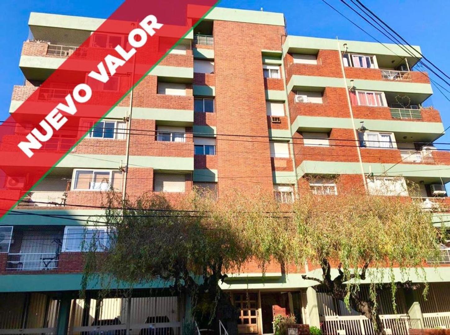 Departamento tres ambientes en muy buen estado y ubicación.