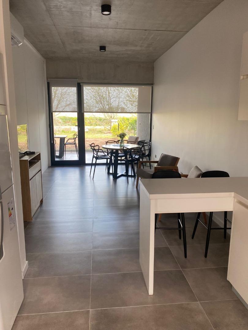 Casa 3 ambientes con 2 baños