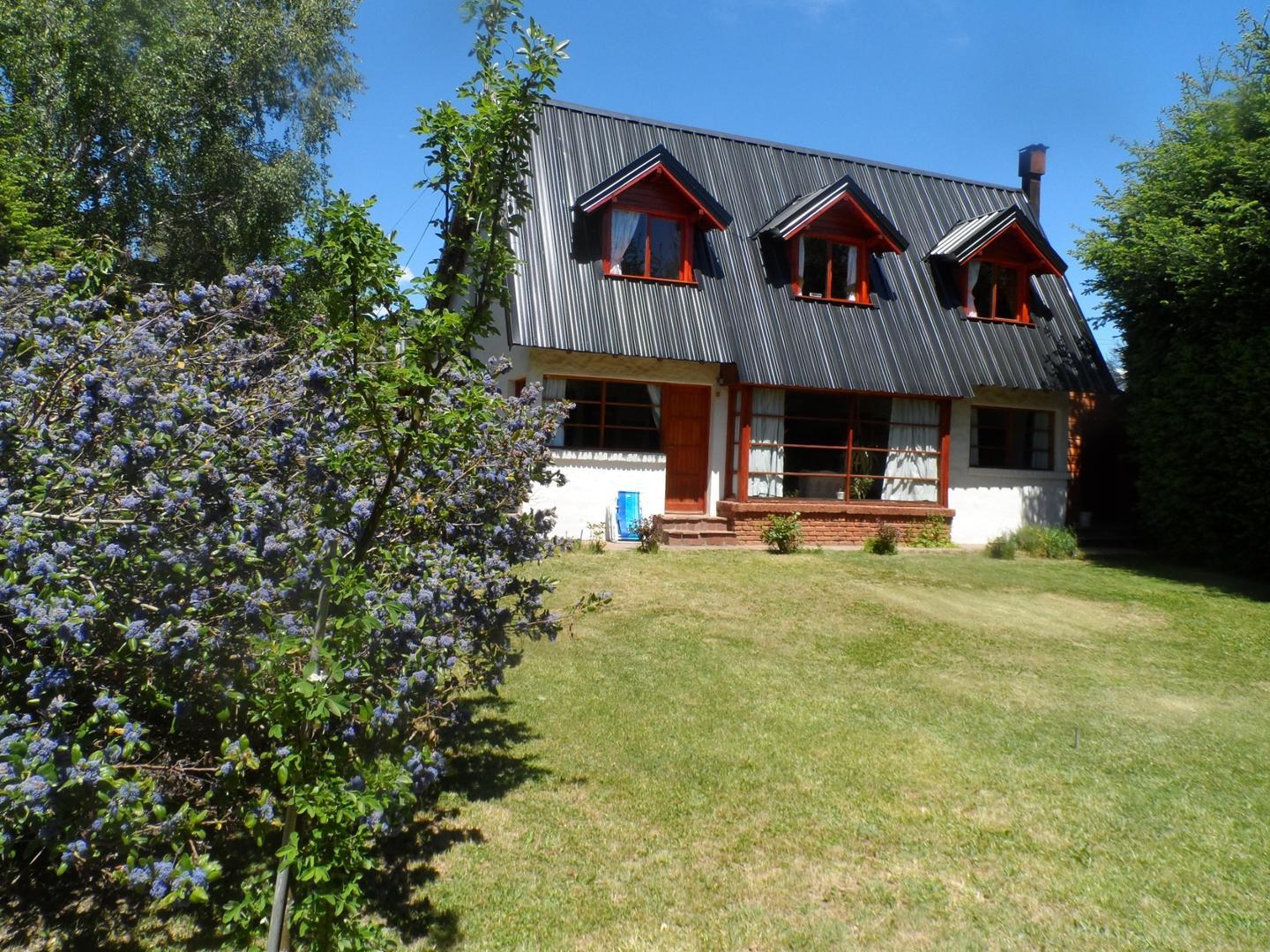 Casa de tres dormitorios en alquiler permanente equipada