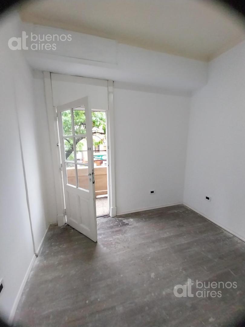 Departamento de 4 ambientes en el barrio de Villa Crespo con balcón en alquiler