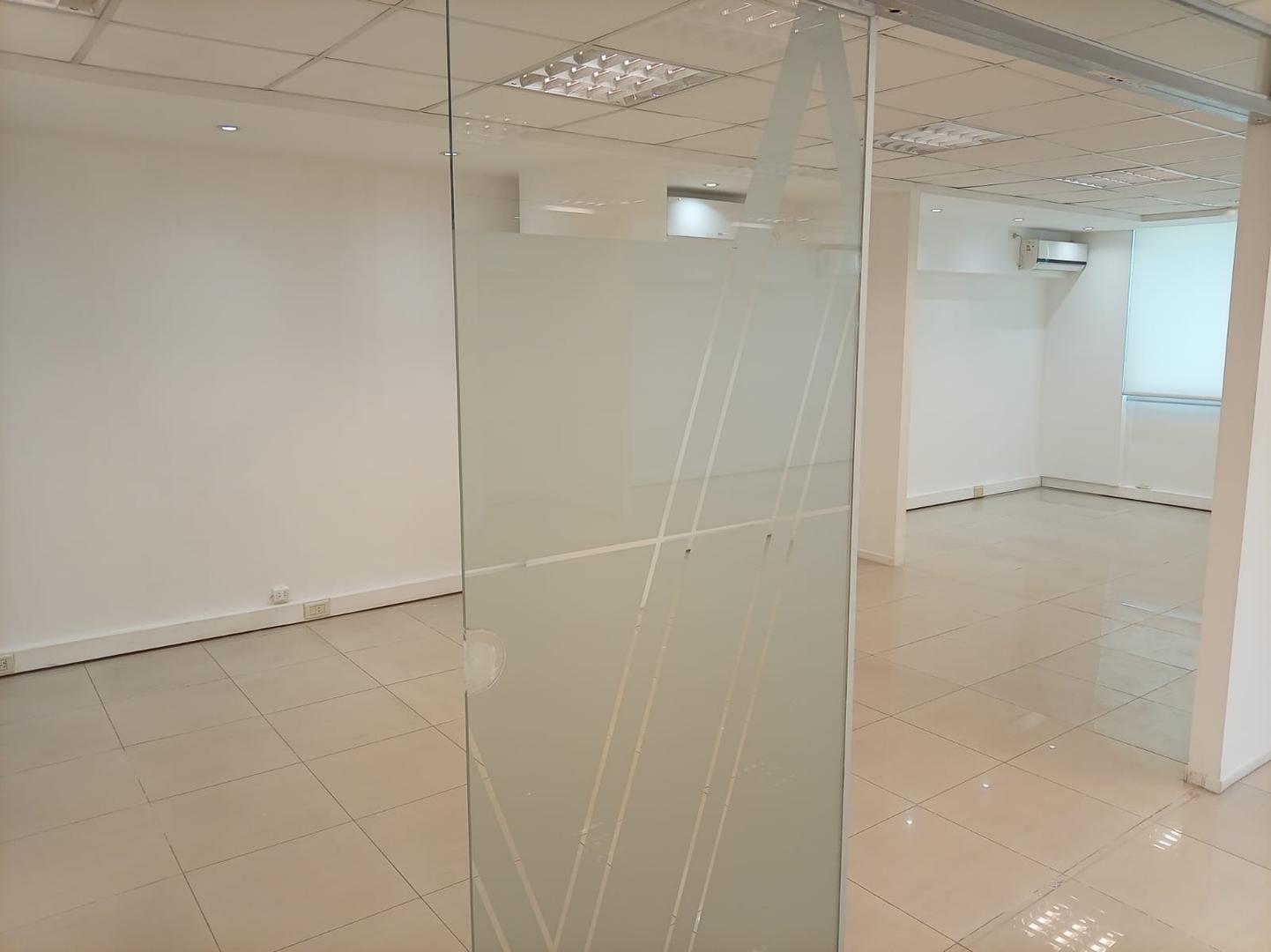 Oficina en Alquiler en Zona Centro, $ 1.200.000