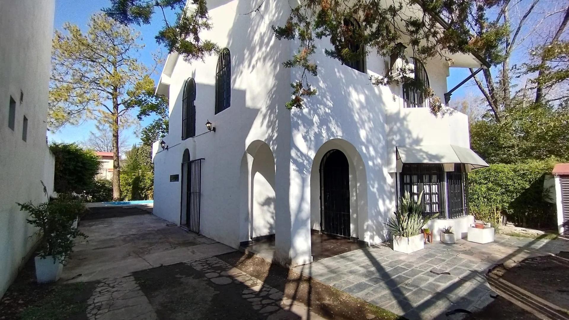 Casa en venta - 5mb. - Udaondo - Ramirez al 1200