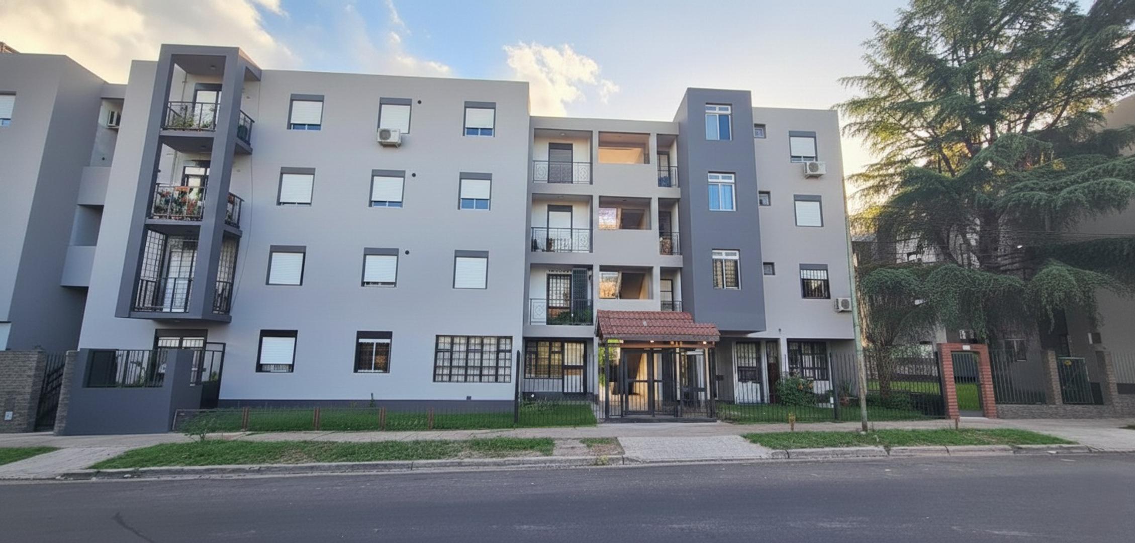 S. MARTÍN DEPTO. 3 AMB. P/BAJA C/PARQUE COMÚN