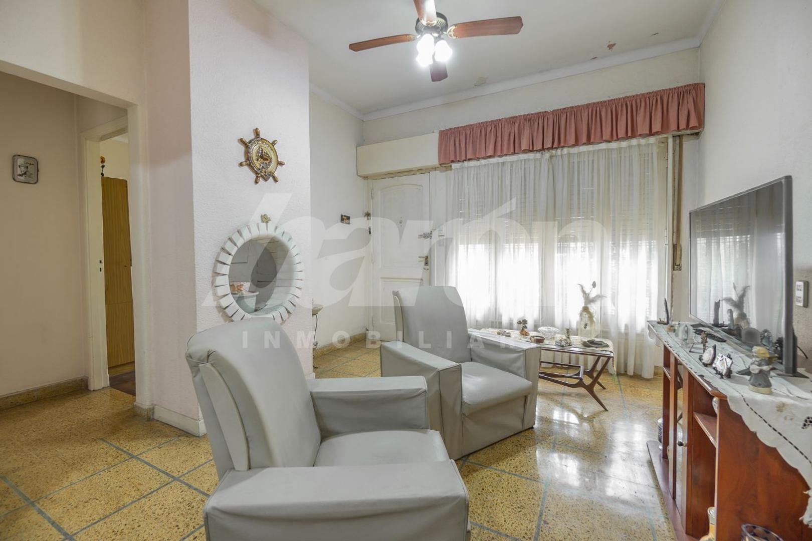 Casa 3 ambientes con 1 baño